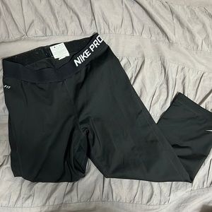 Nike Pro cropped leggings